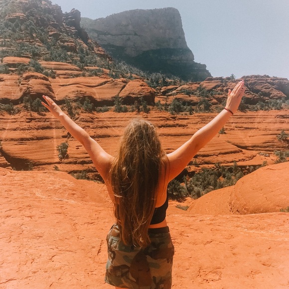 Meet your Posher, Kenz - Picture 2 of 3